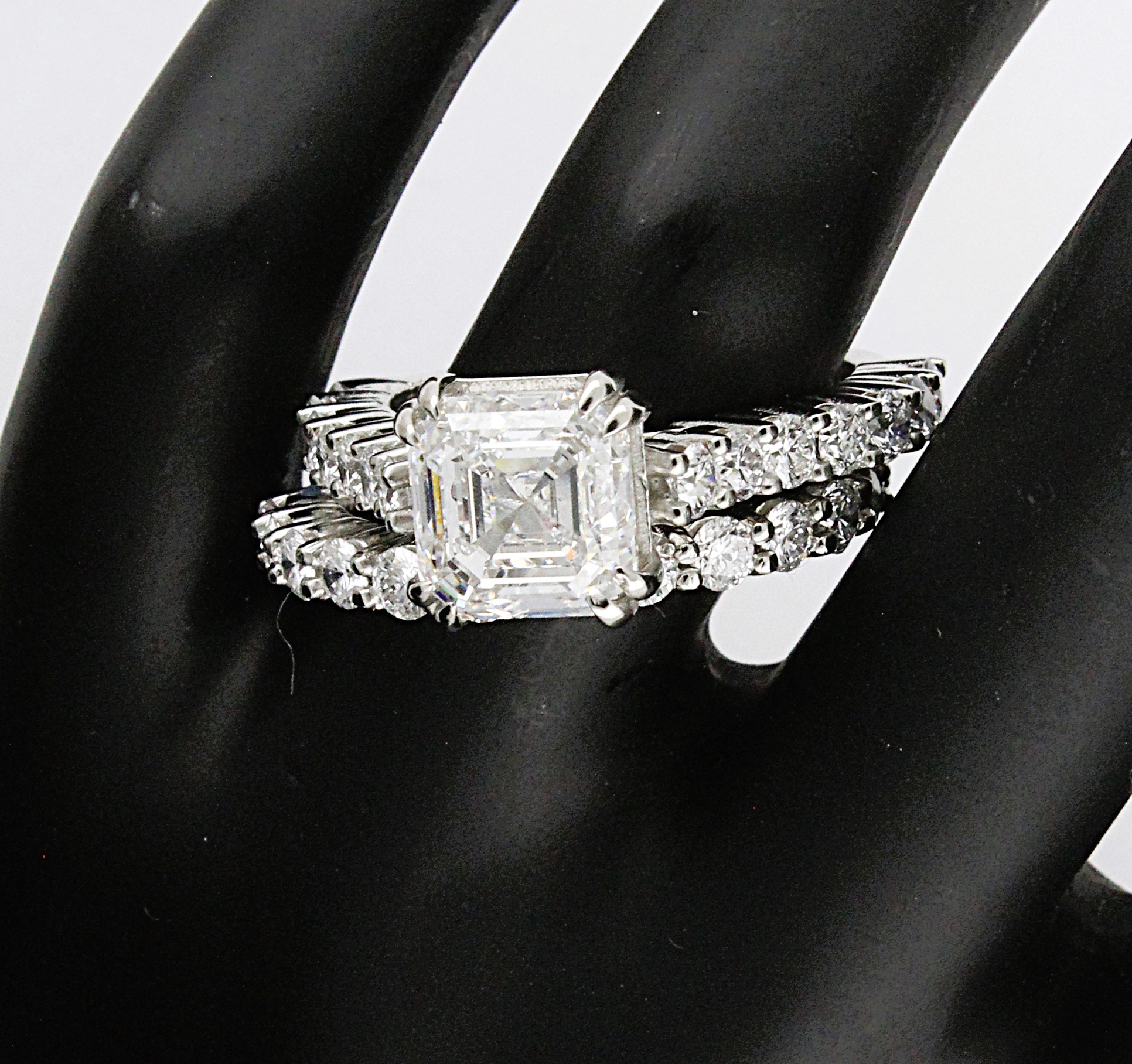 Asscher Cut Bridal Set with Round Shape Side Diamonds